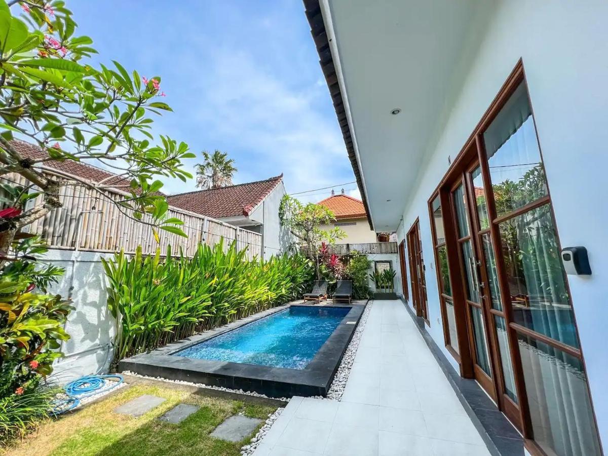Island Boy Guest House Canggu Extérieur photo